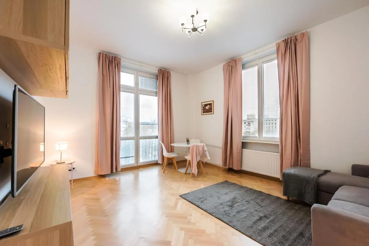 Metro Swietokrzyska Enchanting Apartment Warsaw 0*,