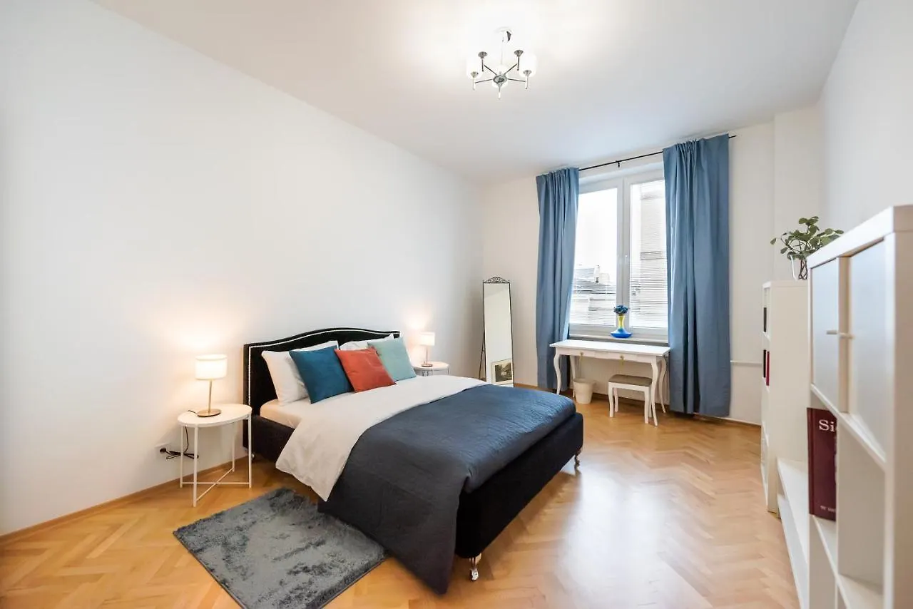 Metro Swietokrzyska Enchanting Apartment Warsaw Poland