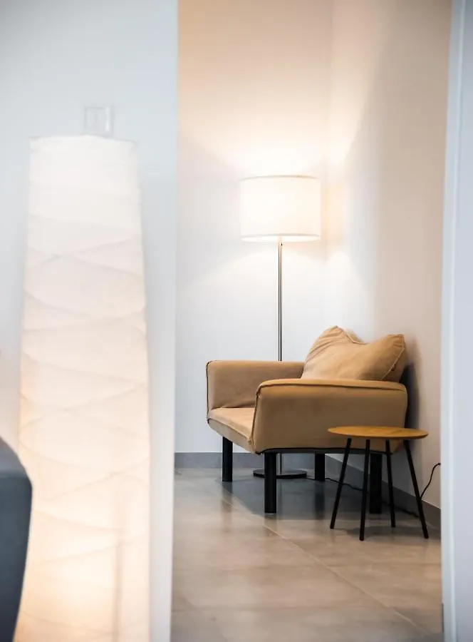 Metro Swietokrzyska Enchanting Apartment Warsaw