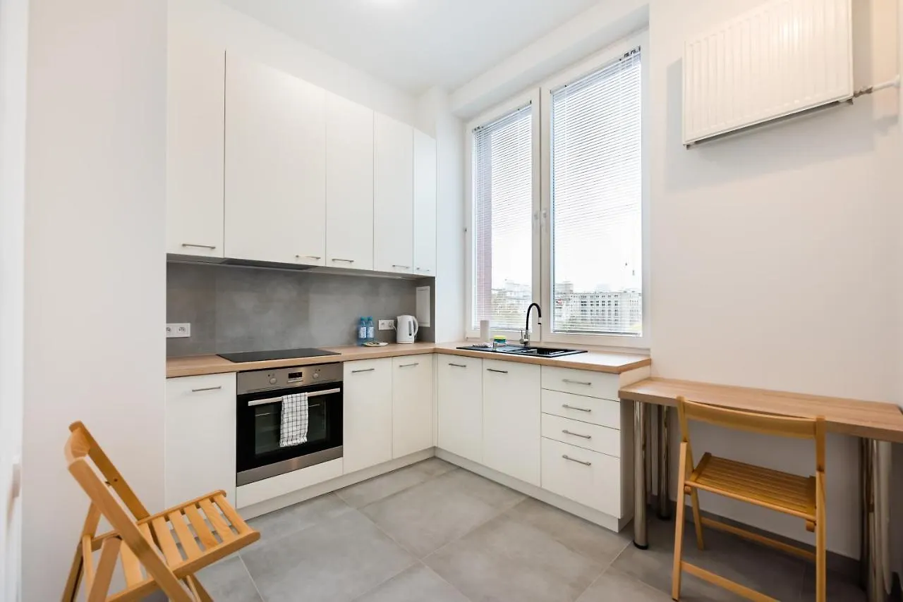 Metro Swietokrzyska Enchanting Apartment Warsaw
